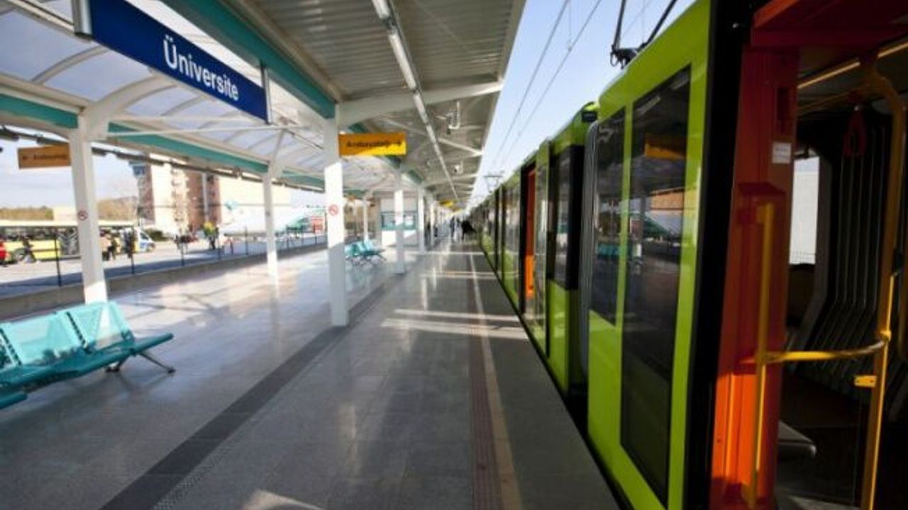 Bursa'da metro çalışma saatlerine düzenleme yapıldı