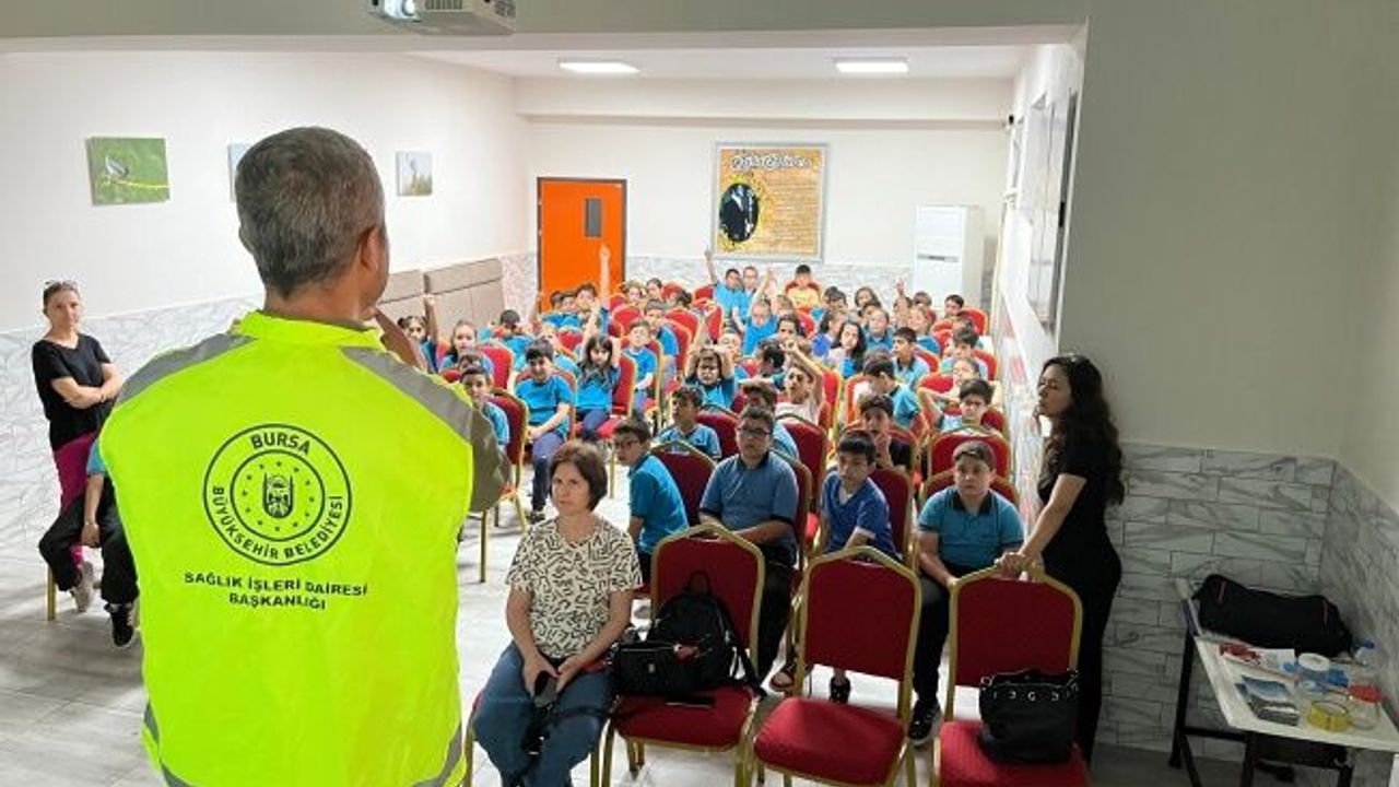 Büyükşehir’den çocuklara haşereyle mücadele eğitimi