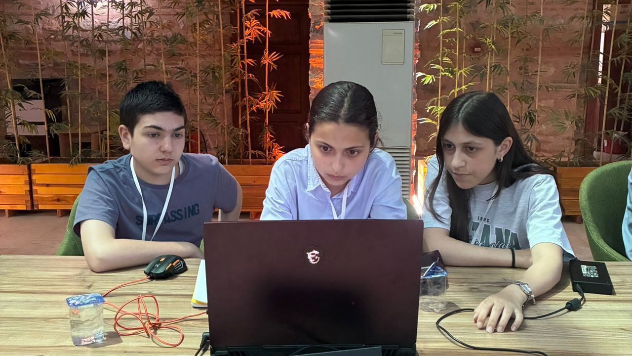 İlk "Lise Öğrencileri Veri Olimpiyatı" UHAL ve BTÜ İşbirliğiyle Gerçekleşti.