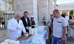 Başkan Şadi Özdemir’den aşure ikramı