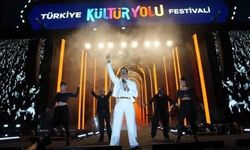BURSA KÜLTÜR YOLU FESTİVALİ’NDE GÖKHAN TÜRKMEN RÜZGARI ESTİ