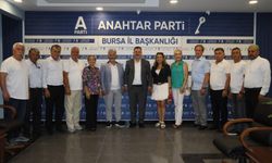 Bursa Muhtarlar Derneği'nden Anahtar Parti Bursa İl Başkanlığı'na ziyaret