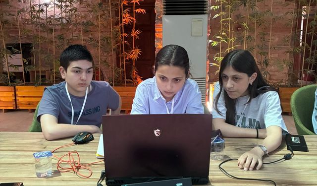 İlk "Lise Öğrencileri Veri Olimpiyatı" UHAL ve BTÜ İşbirliğiyle Gerçekleşti.