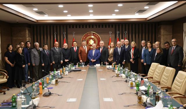 AHMET ÖZAL’DAN GENÇLERE EKONOMİK VİZYON: İAÜ’DE İLHAM VEREN BULUŞMA