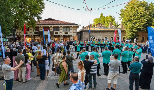 Fetih coşkusu notalarla yankı buluyor