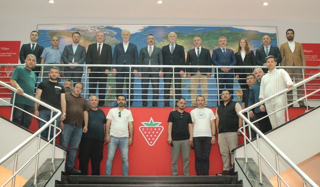 MOBİLYA SEKTÖRÜNÜN GÜNCEL ÜRETİM DENEYİMİ ÖĞRETMENLERLE BULUŞTU
