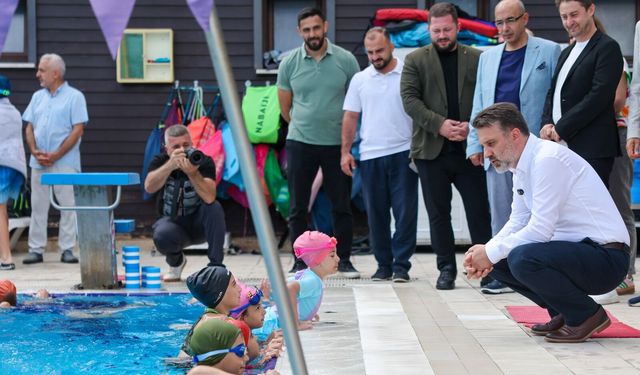 Başkan Vekili Biba'dan minik yüzücülere ziyaret