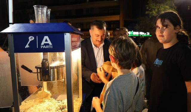 Anahtar Parti'den çocuklara patlamış mısır, ailelere samimi sohbet