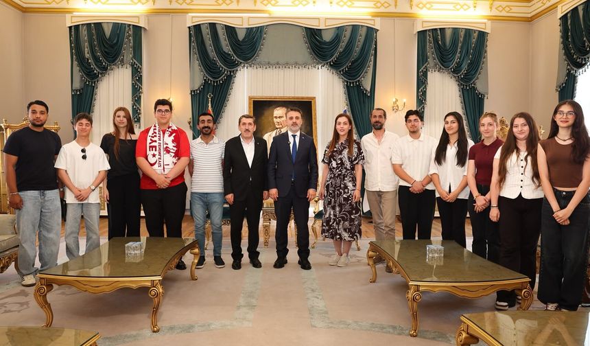 Başkan Vekili Biba, şampiyon marşın bestecilerini ağırladı