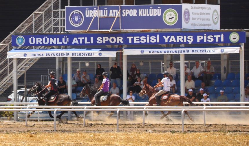 Rahvan at yarışları nefes kesti