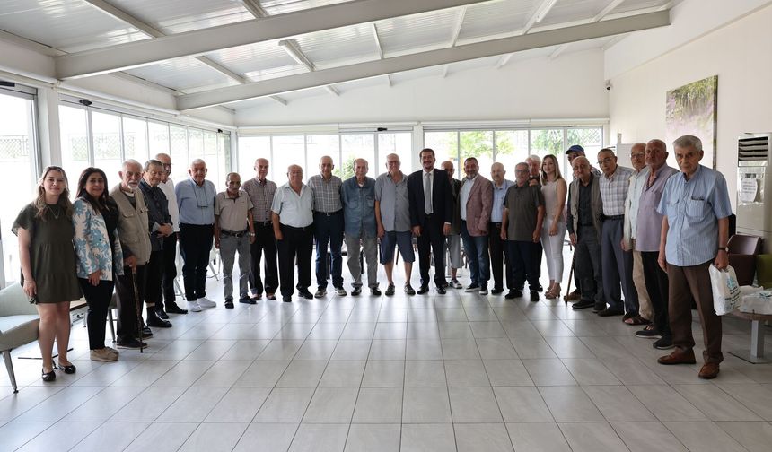 Nilüfer’de yaşlılara Babalar Günü ziyareti