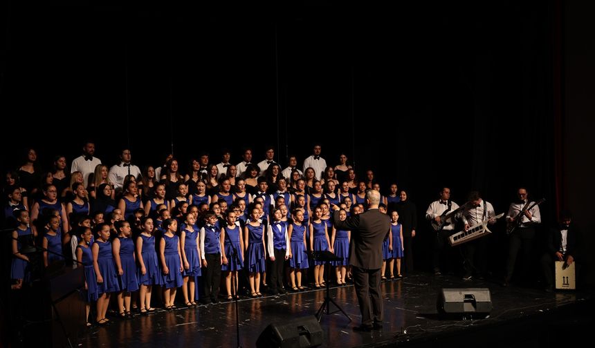 Nilüfer’in farklı sesleri bu konserde bir oldu