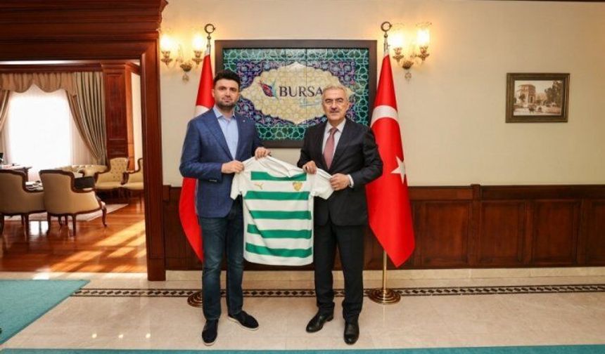 BURSASPOR’UN 63. YIL COŞKUSUNDA VALİ AYYILDIZ FARKI