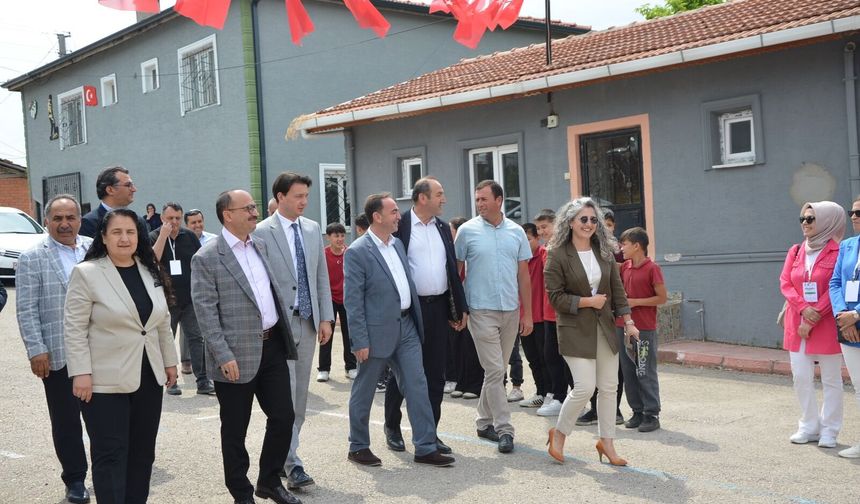 BURSA'DA "BİLİM KÖYÜMDE" PROJESİYLE BİLİM, KÖY ÇOCUKLARININ AYAĞINA GİTTİ