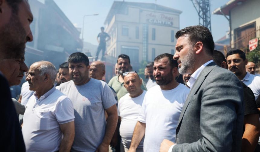 Büyükşehir'den Kayhan'daki yangına hızlı müdahale