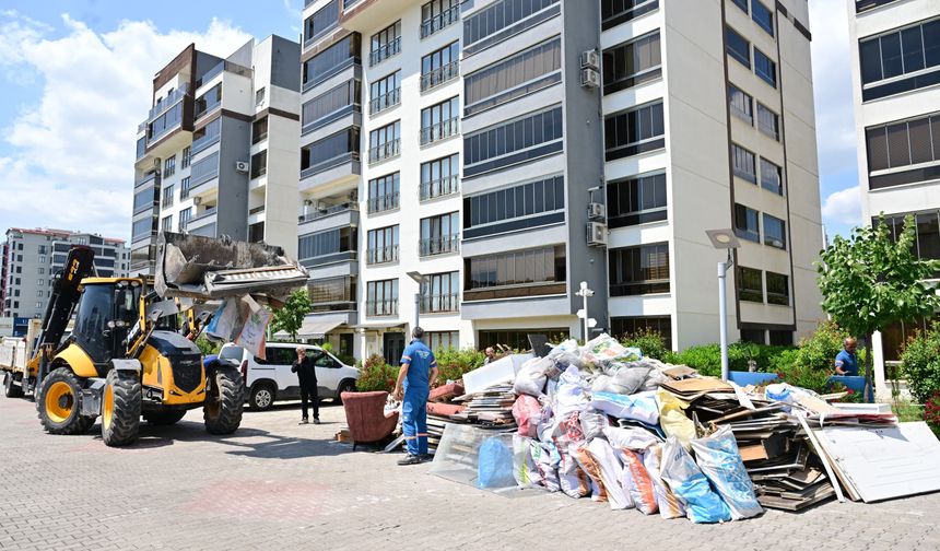 YANGININ YARALARINI YILDIRIM BELEDİYESİ SARIYOR