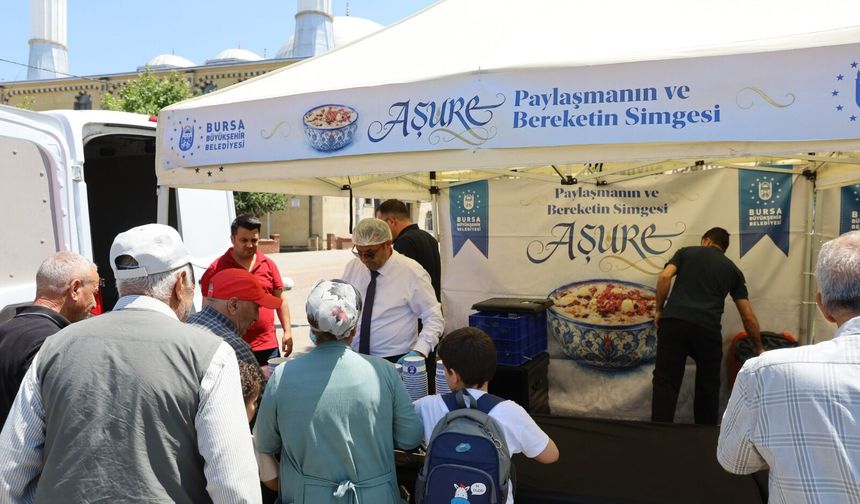 Aşure geleneği Şirinevler'de yaşatıldı