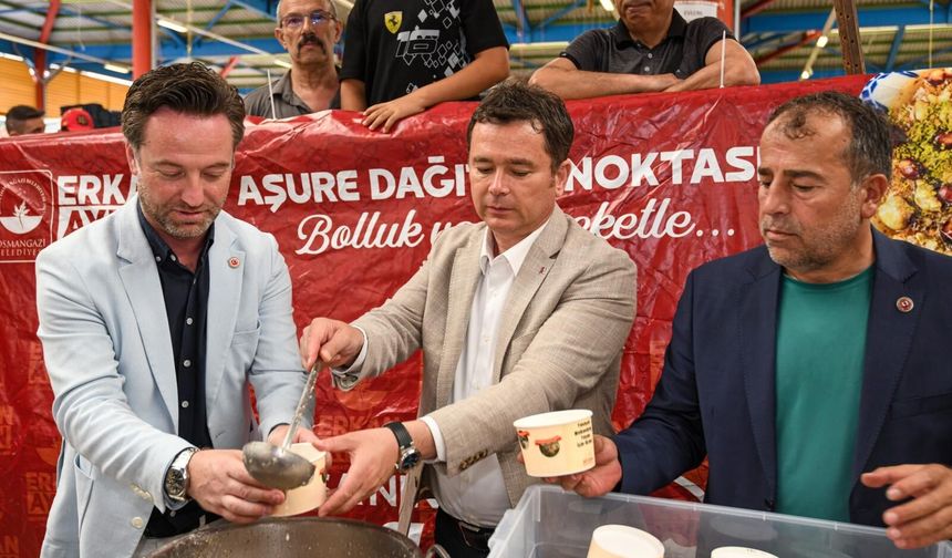 Başkan Erkan Aydın Hamitler'de Aşure Bereketini Vatandaşlarla Paylaştı