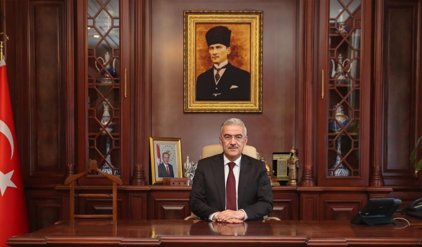 VALİ EROL AYYILDIZ'DAN BASINA GÜÇLÜ MESAJ: "DOĞRU HABERCİLİK DEMOKRASİNİN TEMİNATIDIR"
