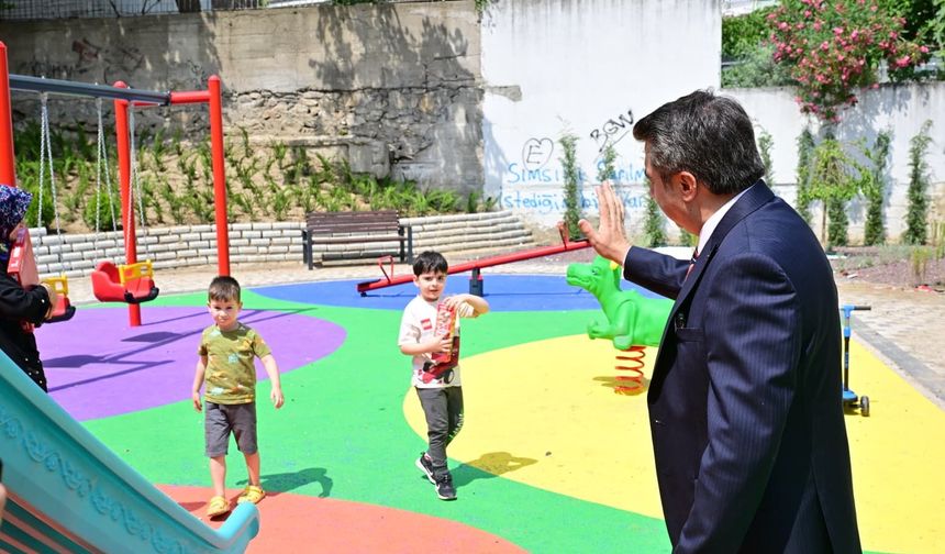 YILDIRIM’DA PARKLARA YAZ BAKIMI